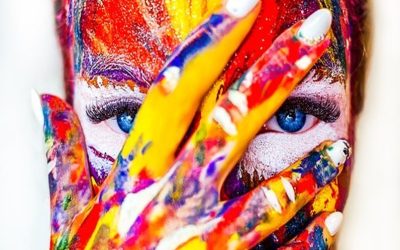 Peer Pressure in Society or Beauty Within: Eyes Wide Shut